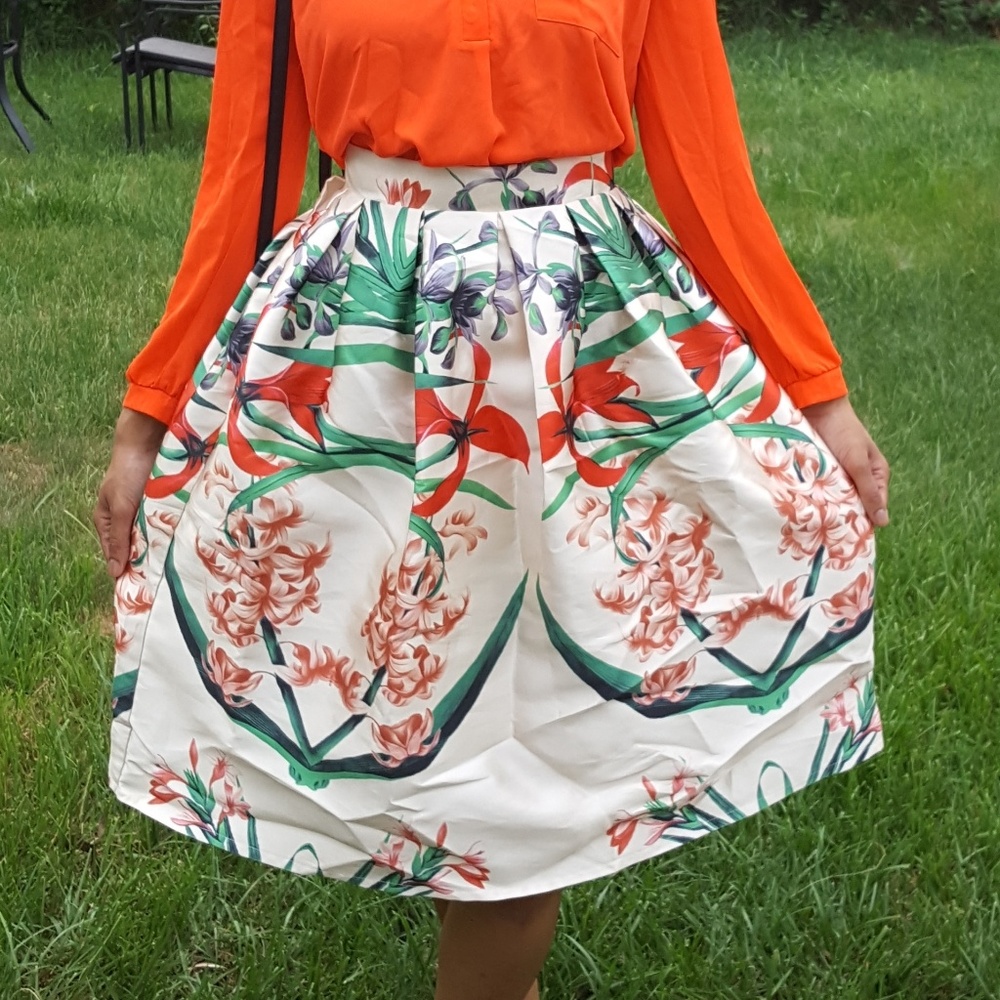 L'ATISTE Floral Midi Skirt